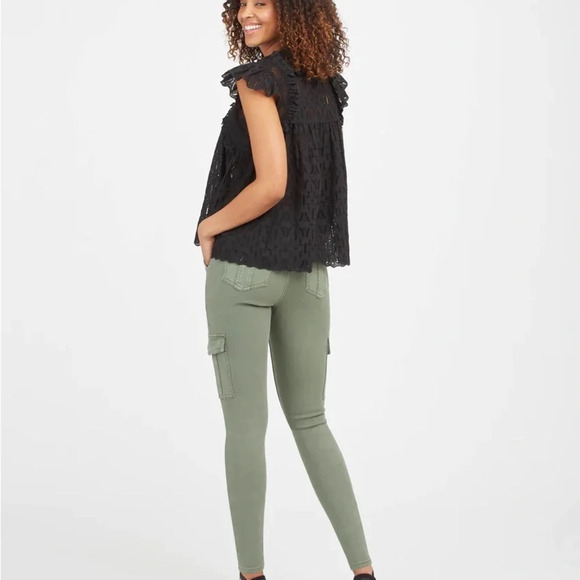 SPANX Stretch Twill Ankle Cargo Pant soft sage - Picture 2 of 10